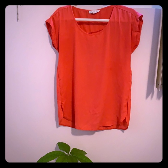 Tops - Picture 1 of 4